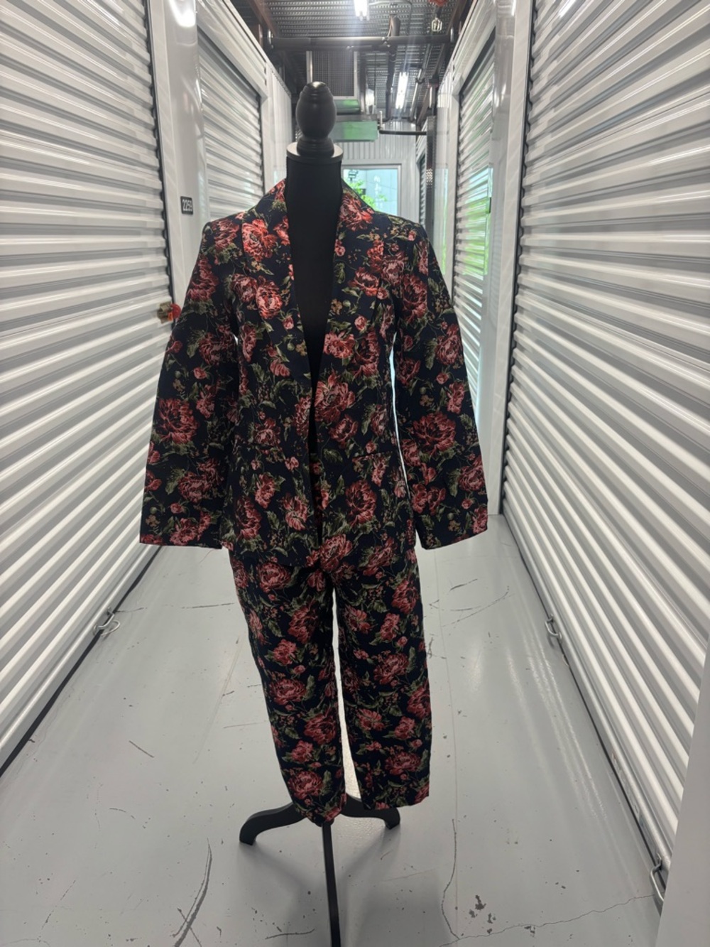 Sugarlips Black Blazer Pants Suit with Floral Lining